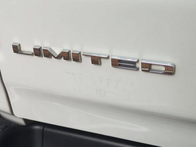RAM 1500 Limited Crew Cab 4x4 de 2024 con caja de 1,70 m