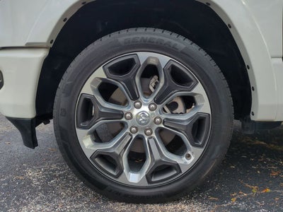 RAM 1500 Limited Crew Cab 4x4 de 2024 con caja de 1,70 m