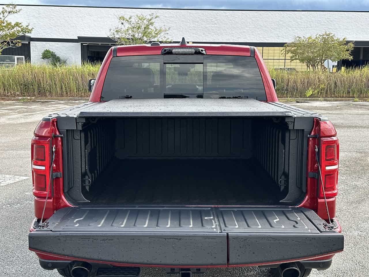 RAM 1500 de 2027, RAM 1500 LIMITED, cabina doble, 4x4, caja de 5'7'