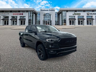 RAM 1500 Limited Crew Cab 4x4 de 2023 con caja de 5'7'