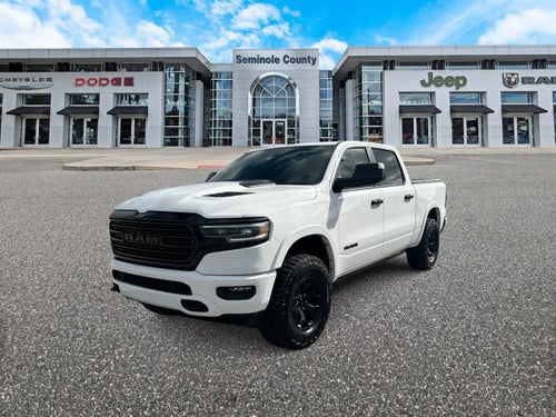 RAM 1500 Limited Crew Cab 4x4 de 2023 con caja de 5'7'