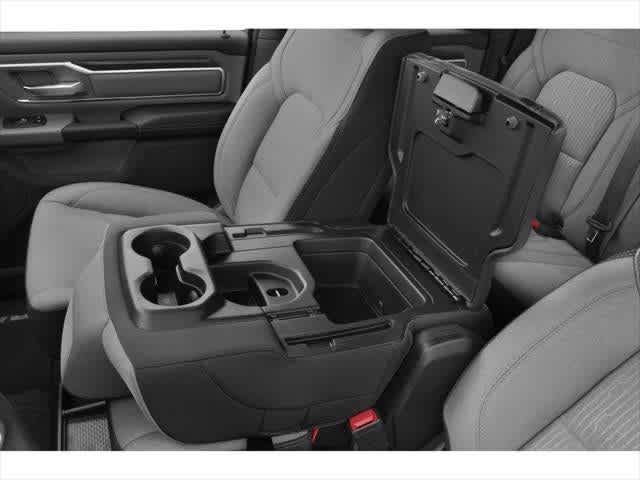 RAM 1500 Limited Crew Cab 4x4 de 2023 con caja de 5'7'