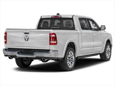 RAM 1500 Limited Crew Cab 4x4 de 2023 con caja de 5'7'