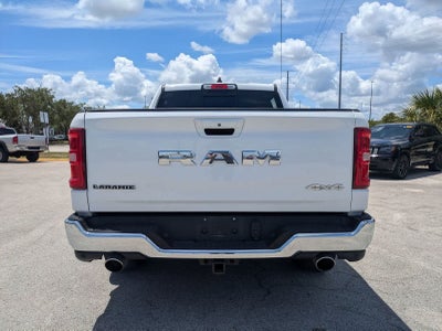 2025 RAM 1500 Laramie Cabina Doble 4x4 Caja de 5'7''