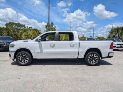 2025 RAM 1500 Laramie Cabina Doble 4x4 Caja de 5'7''