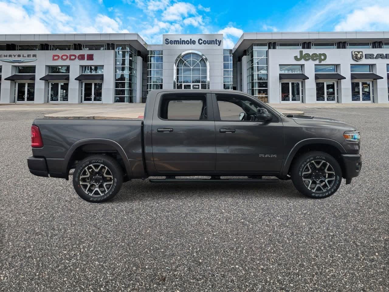 2026 RAM Ram 1500 RAM 1500 LARAMIE CREW CAB 4X4 5'7' BOX