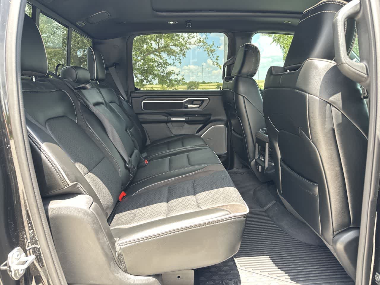 2025 RAM 1500 Laramie Cabina Doble 4x4 Caja de 5'7''