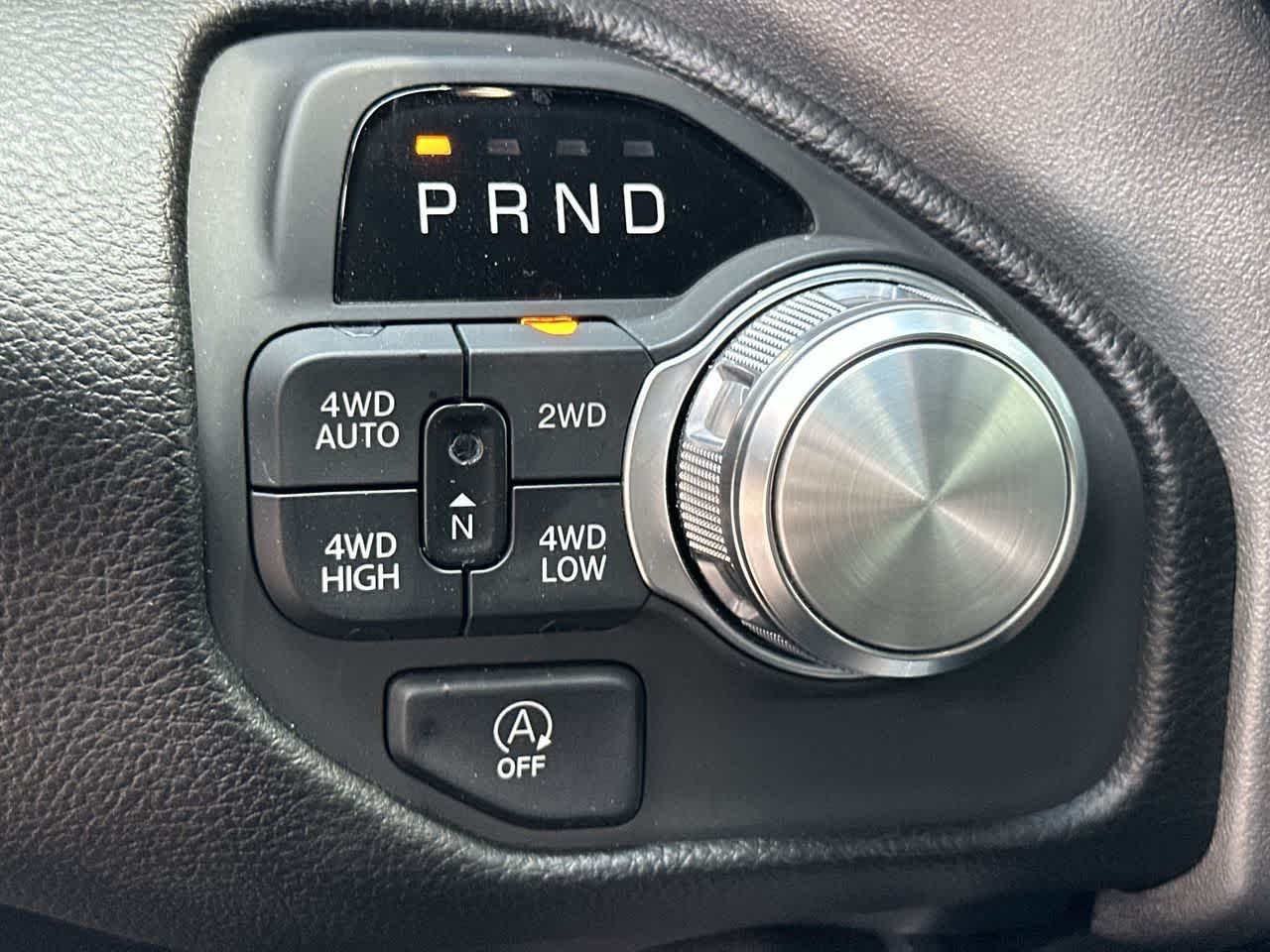 2025 RAM 1500 Laramie Cabina Doble 4x4 Caja de 5'7''