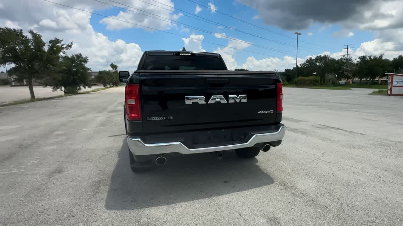 2025 RAM 1500 Laramie Cabina Doble 4x4 Caja de 5'7''
