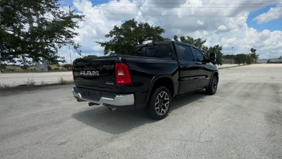 2025 RAM 1500 Laramie Cabina Doble 4x4 Caja de 5'7''
