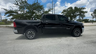 2025 RAM 1500 Laramie Cabina Doble 4x4 Caja de 5'7''