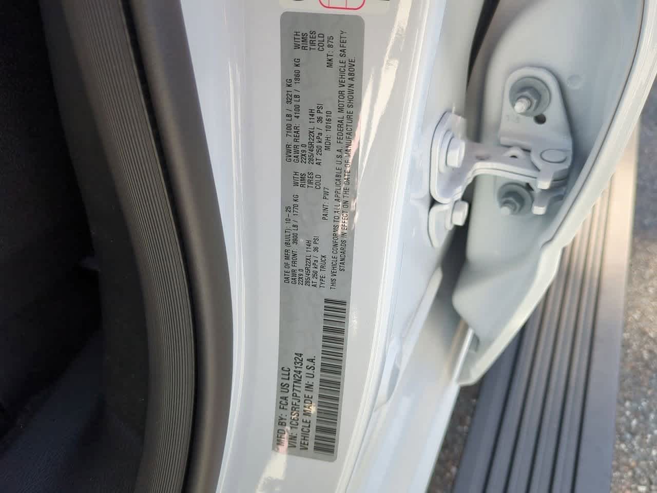 2026 RAM Ram 1500 RAM 1500 LARAMIE CREW CAB 4X4 5'7' BOX