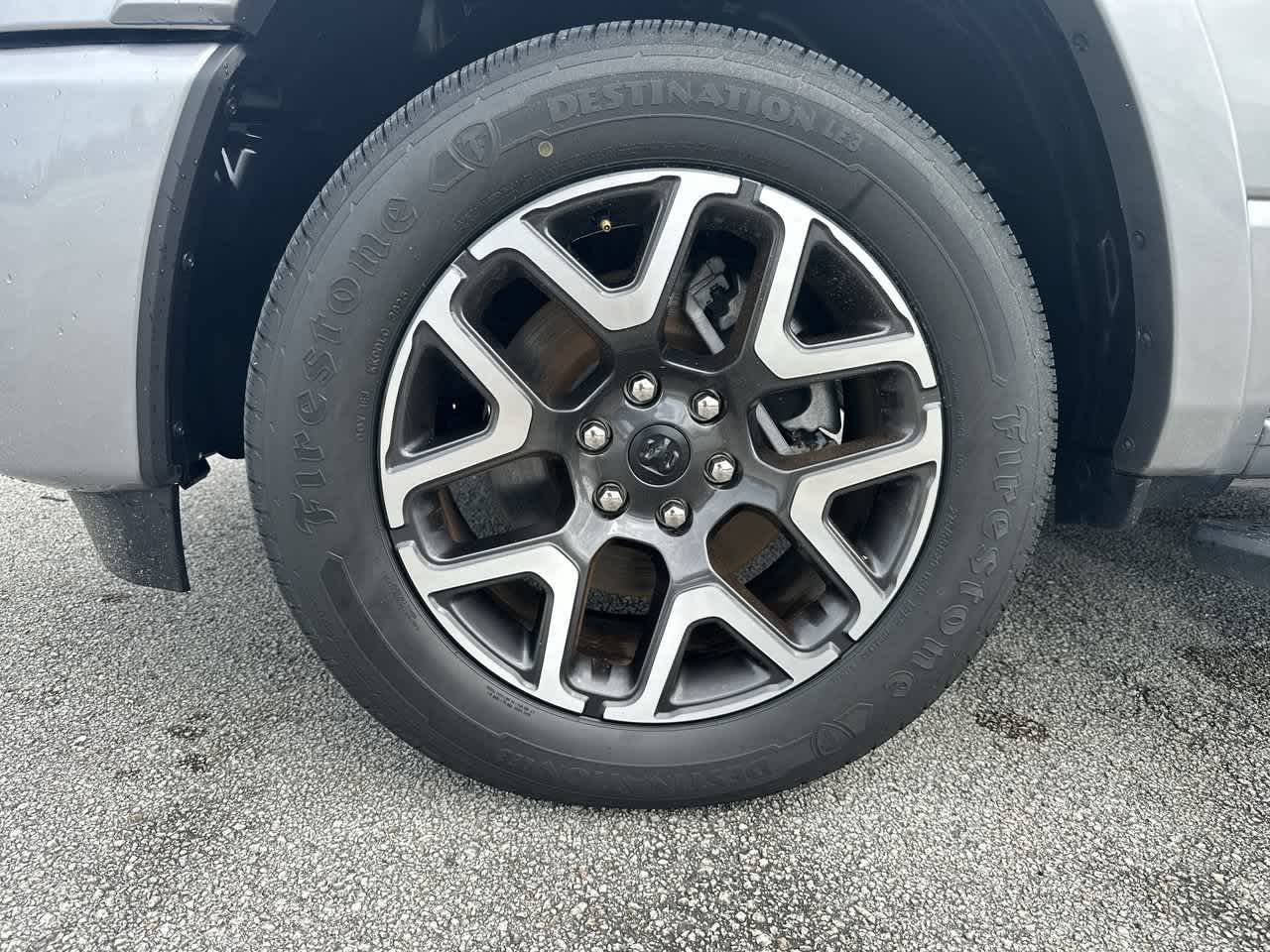 2025 RAM 1500 Laramie Cabina Doble 4x4 Caja de 5'7''