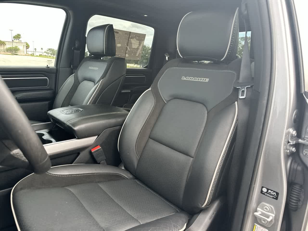 2025 RAM 1500 Laramie Cabina Doble 4x4 Caja de 5'7''