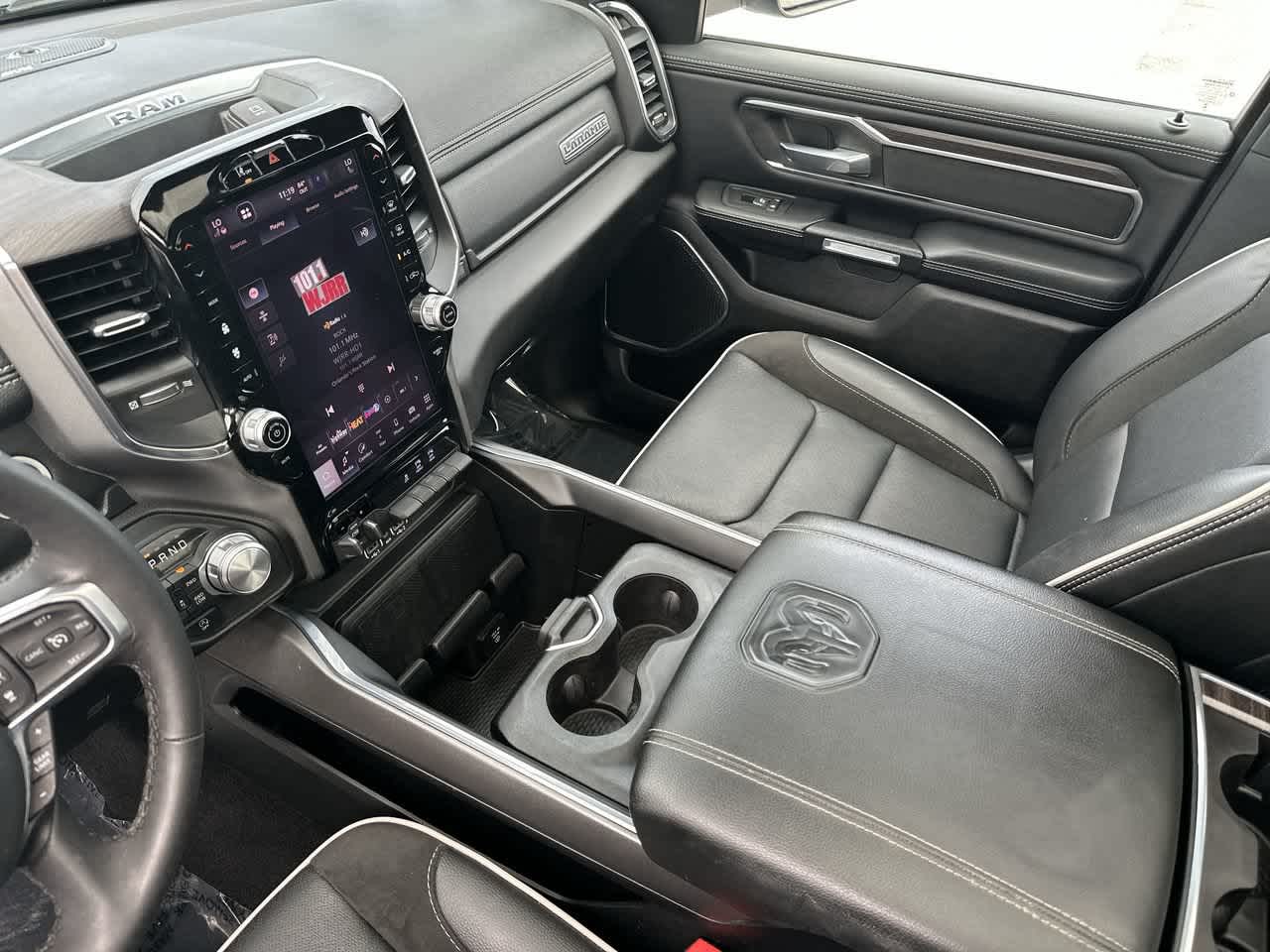 2025 RAM 1500 Laramie Cabina Doble 4x4 Caja de 5'7''