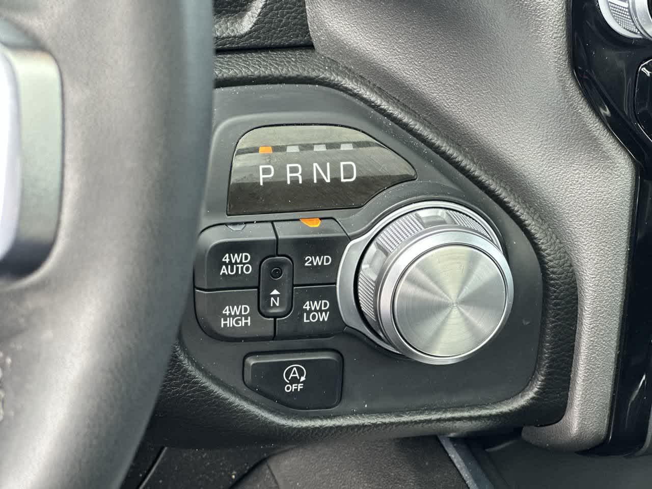 2025 RAM 1500 Laramie Cabina Doble 4x4 Caja de 5'7''