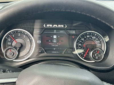 2025 RAM 1500 Laramie Cabina Doble 4x4 Caja de 5'7''