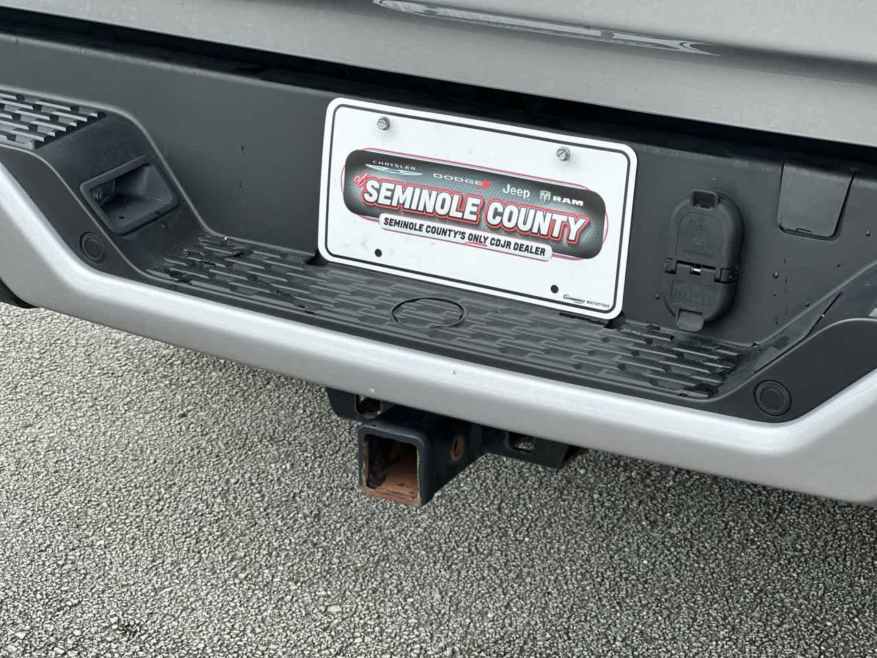 2025 RAM 1500 Laramie Cabina Doble 4x4 Caja de 5'7''