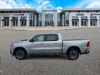 2025 RAM 1500 Laramie Cabina Doble 4x4 Caja de 5'7''