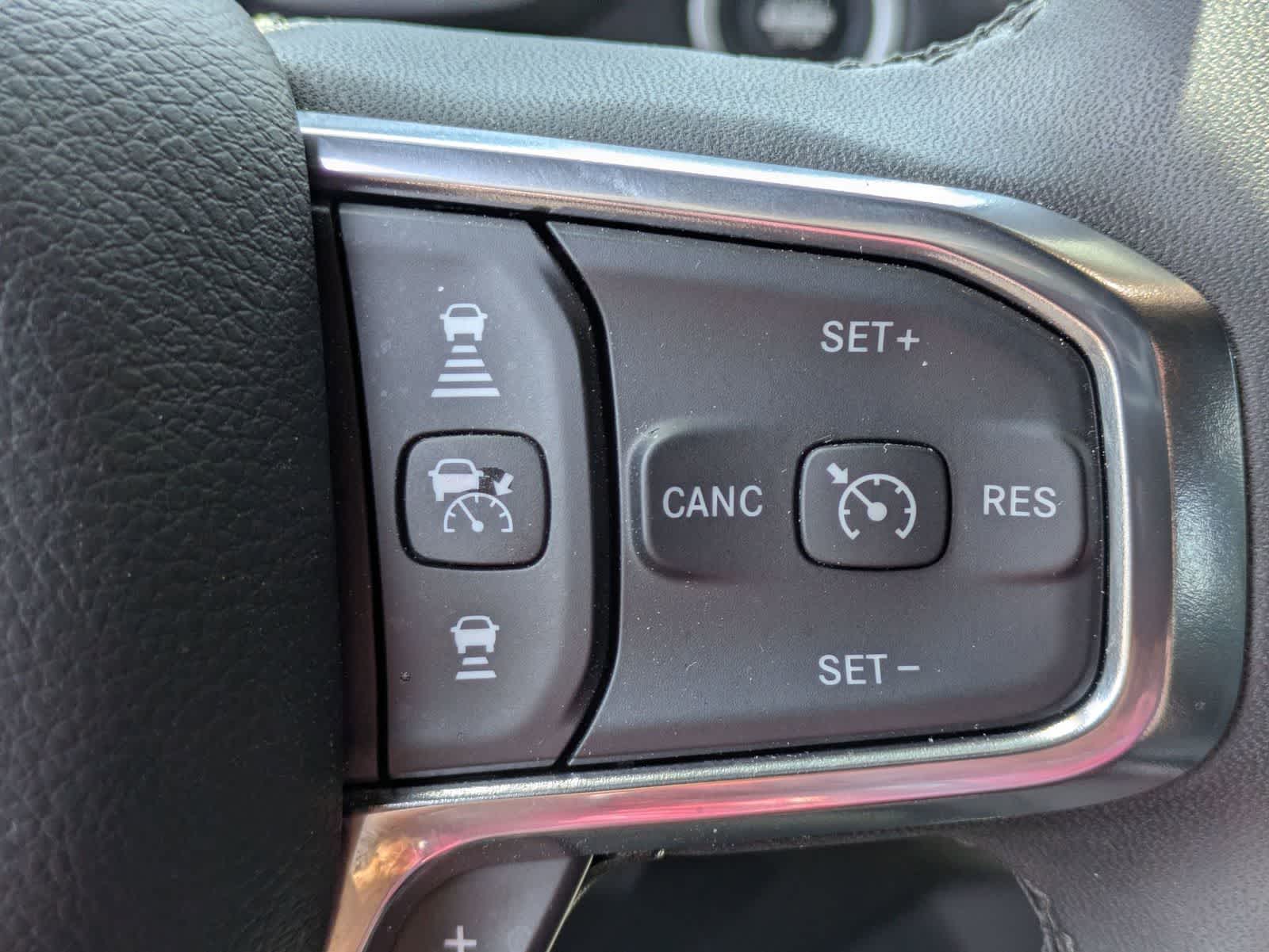 2025 RAM 1500 Laramie Cabina Doble 4x4 Caja de 5'7''