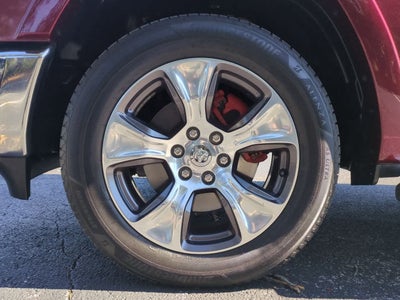 RAM 1500 Laramie Crew Cab 4x4 2019 con caja de 5'7''