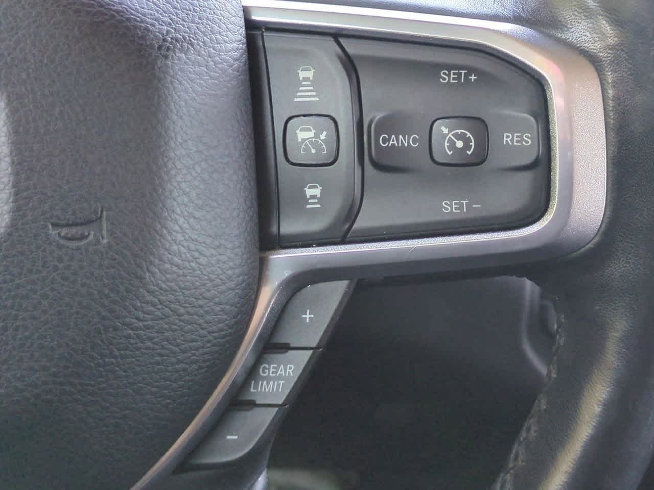 RAM 1500 Laramie Crew Cab 4x4 2019 con caja de 5'7''