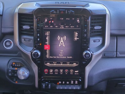 RAM 1500 Laramie Crew Cab 4x4 2019 con caja de 5'7''