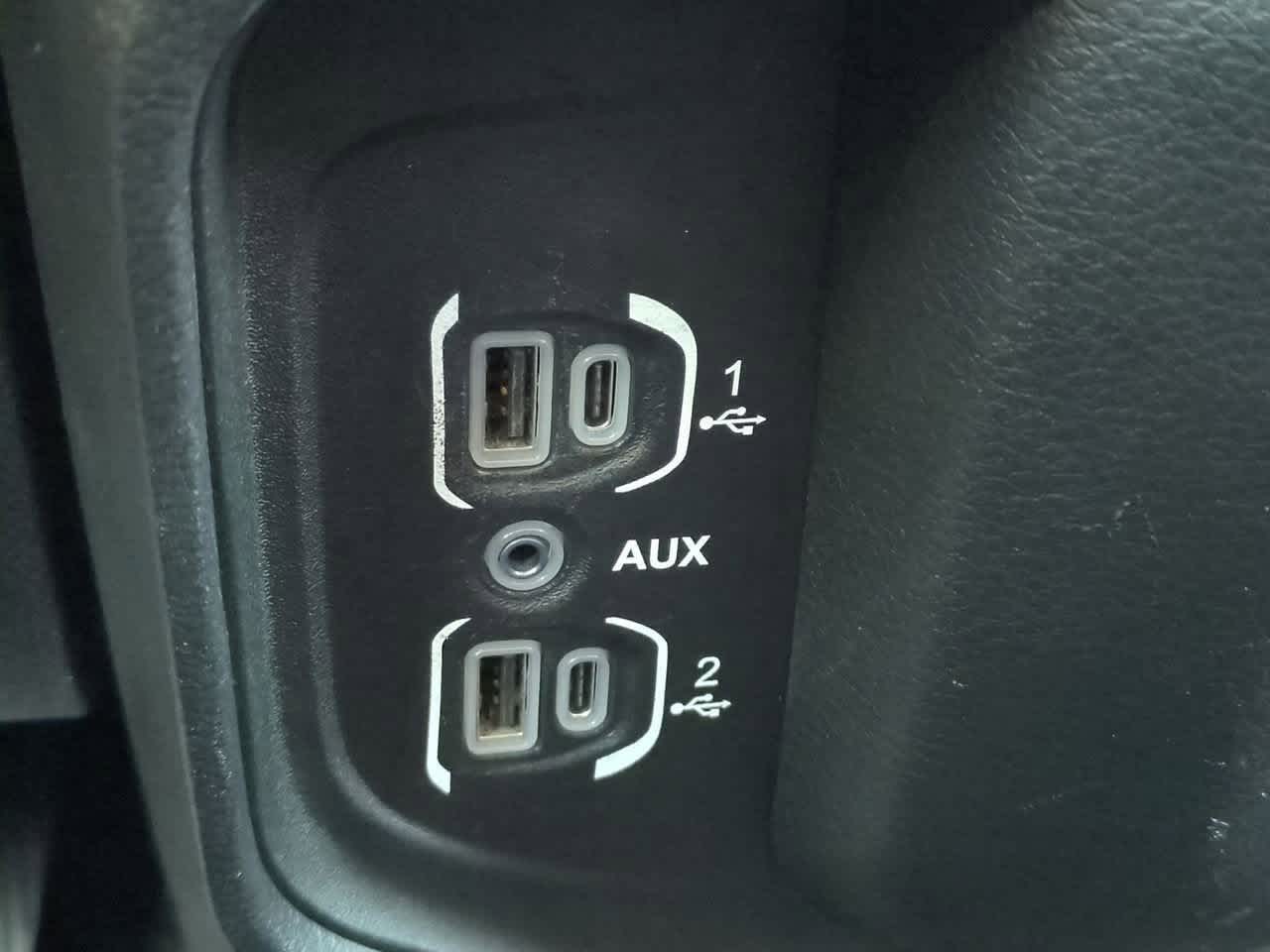 RAM 1500 Laramie Crew Cab 4x4 2019 con caja de 5'7''