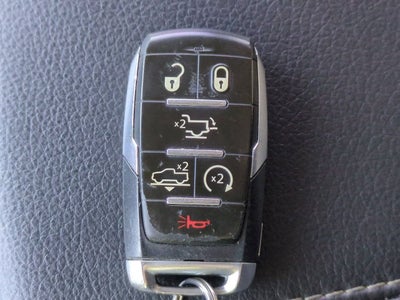 RAM 1500 Laramie Crew Cab 4x4 2019 con caja de 5'7''