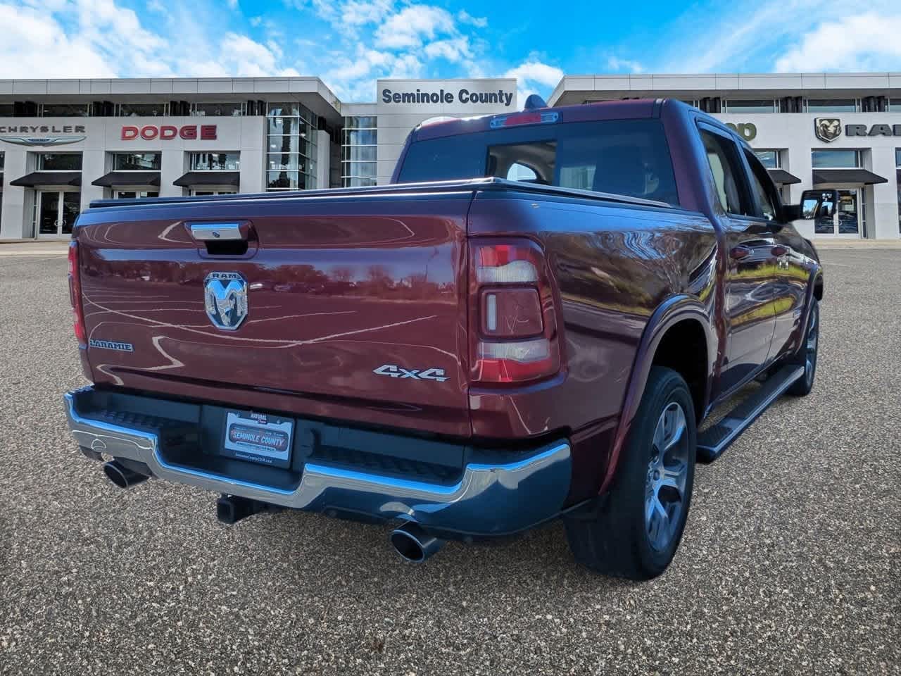 RAM 1500 Laramie Crew Cab 4x4 2019 con caja de 5'7''