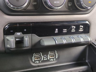 2022 RAM 1500 Laramie Cabina Doble 4x4 Caja de 5'7''