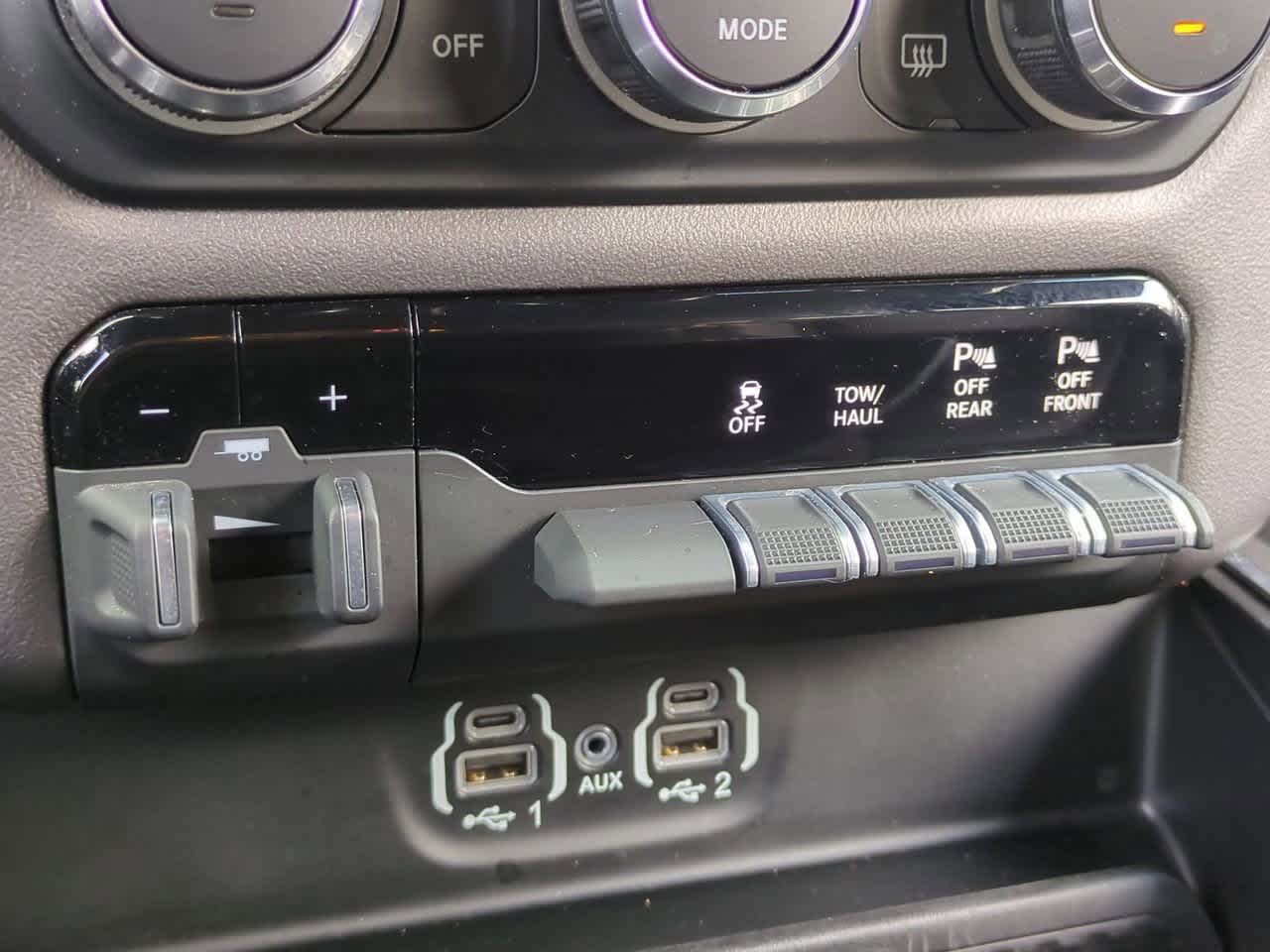 2022 RAM 1500 Laramie Cabina Doble 4x4 Caja de 5'7''