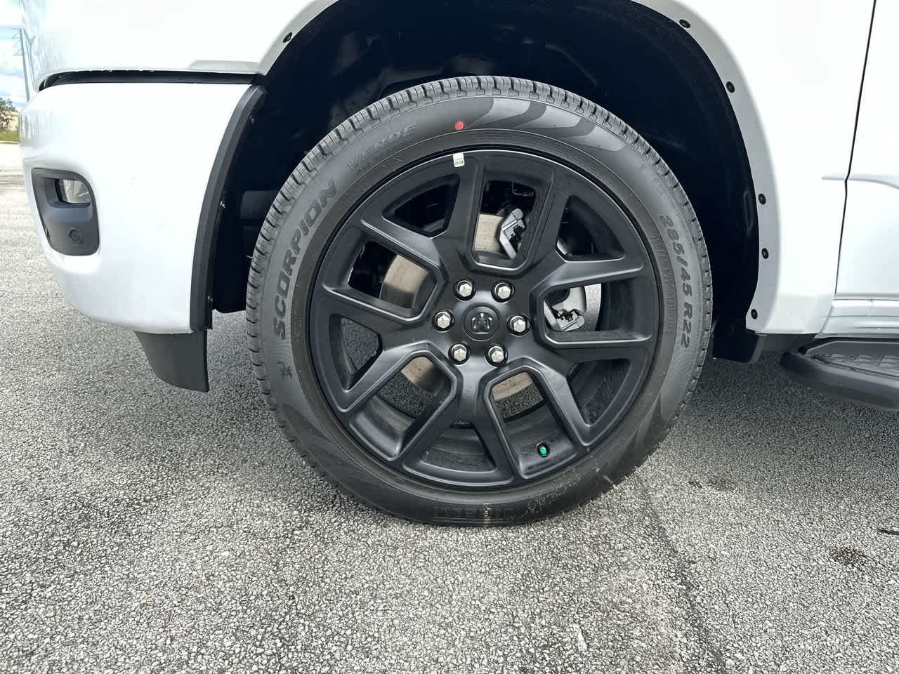 RAM 1500 de 2027, RAM 1500 LARAMIE, cabina doble, 4x4, caja de 5'7'