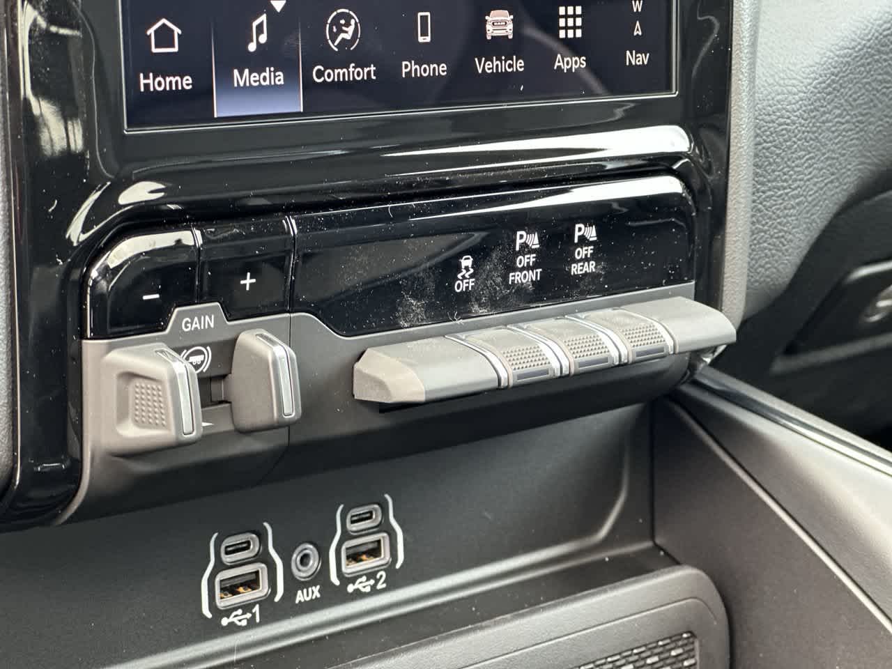 RAM 1500 de 2027, RAM 1500 LARAMIE, cabina doble, 4x4, caja de 5'7'