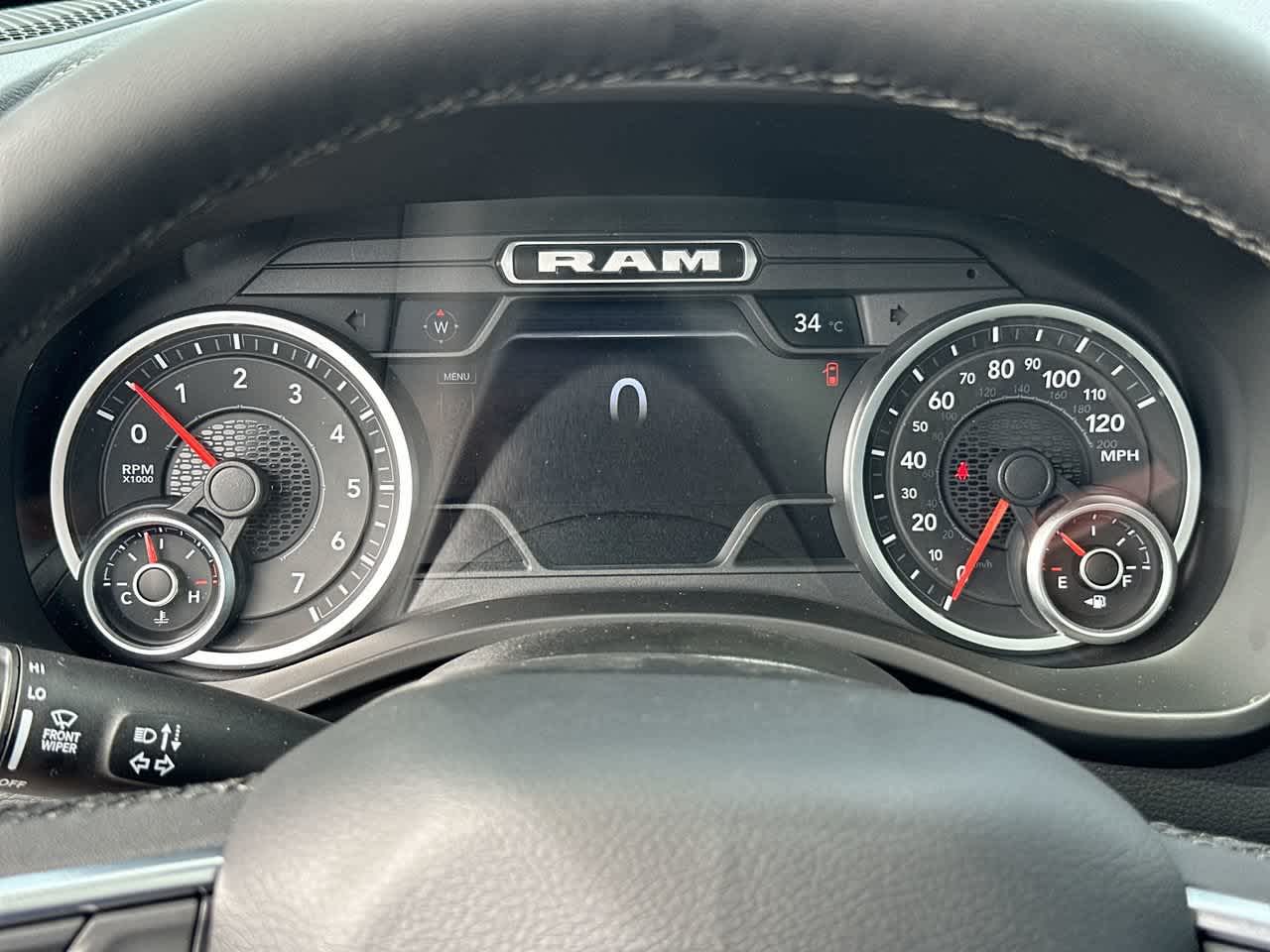 RAM 1500 de 2027, RAM 1500 LARAMIE, cabina doble, 4x4, caja de 5'7'