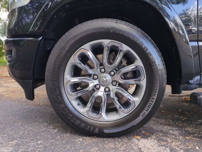 RAM 1500 Laramie Crew Cab 4x4 de 2021 con caja de 1,70 m
