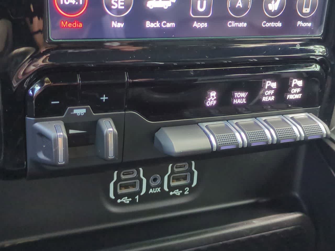 RAM 1500 Laramie Crew Cab 4x4 de 2021 con caja de 1,70 m