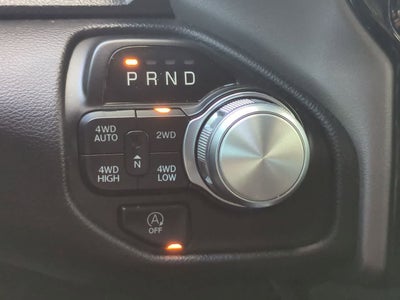 RAM 1500 Laramie Crew Cab 4x4 de 2021 con caja de 1,70 m
