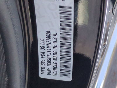 RAM 1500 Laramie Crew Cab 4x4 de 2021 con caja de 1,70 m