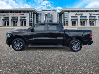 RAM 1500 Laramie Crew Cab 4x4 de 2021 con caja de 1,70 m