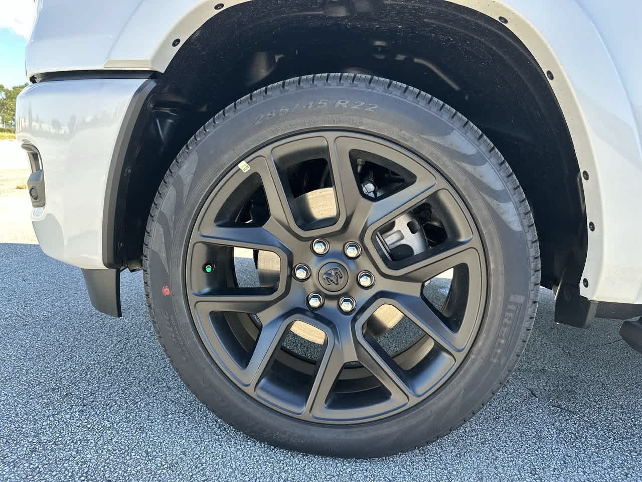 RAM 1500 de 2027, RAM 1500 LARAMIE, cabina doble, 4x4, caja de 5'7'