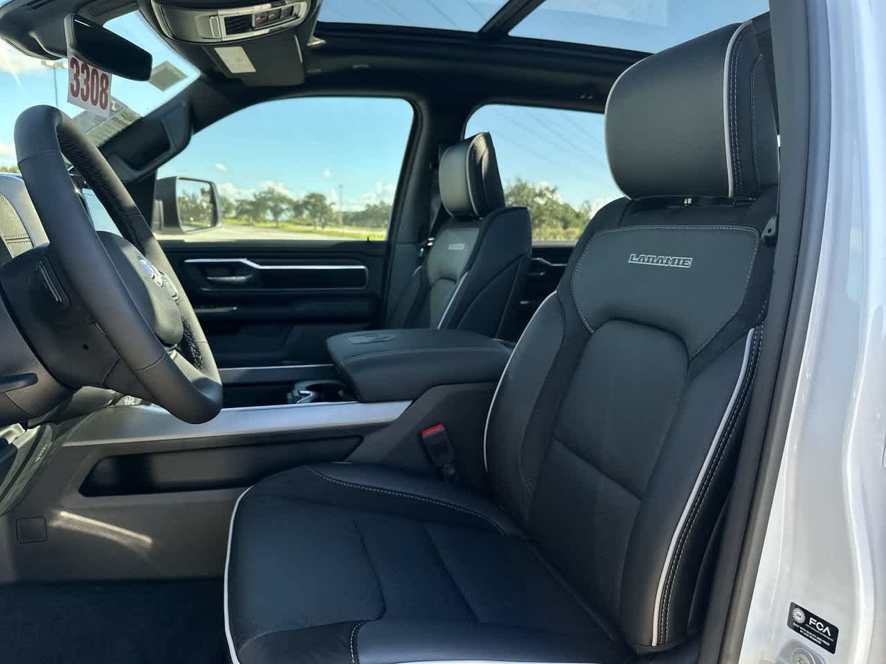 RAM 1500 de 2027, RAM 1500 LARAMIE, cabina doble, 4x4, caja de 5'7'