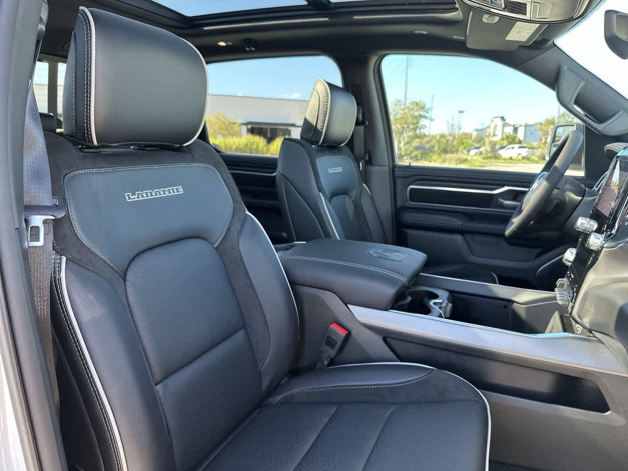 RAM 1500 de 2027, RAM 1500 LARAMIE, cabina doble, 4x4, caja de 5'7'