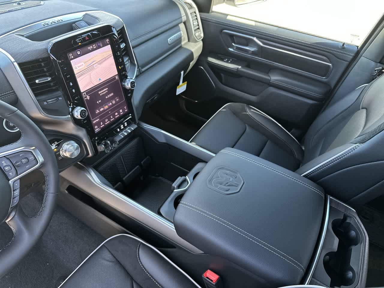 RAM 1500 de 2027, RAM 1500 LARAMIE, cabina doble, 4x4, caja de 5'7'