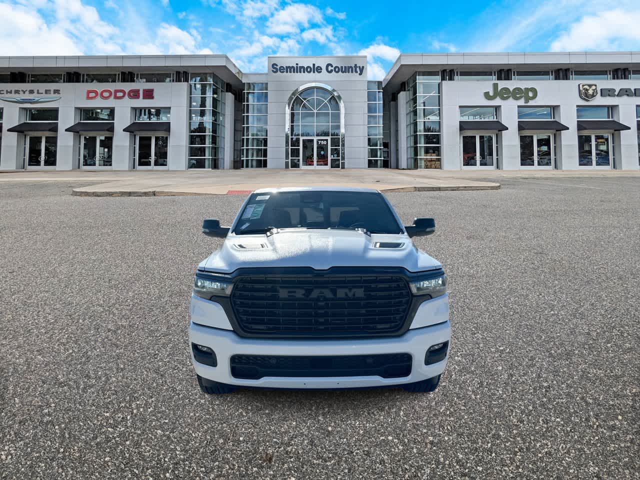 RAM 1500 de 2027, RAM 1500 LARAMIE, cabina doble, 4x4, caja de 5'7'