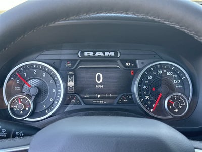 RAM 1500 de 2027, RAM 1500 LARAMIE, cabina doble, 4x4, caja de 5'7'
