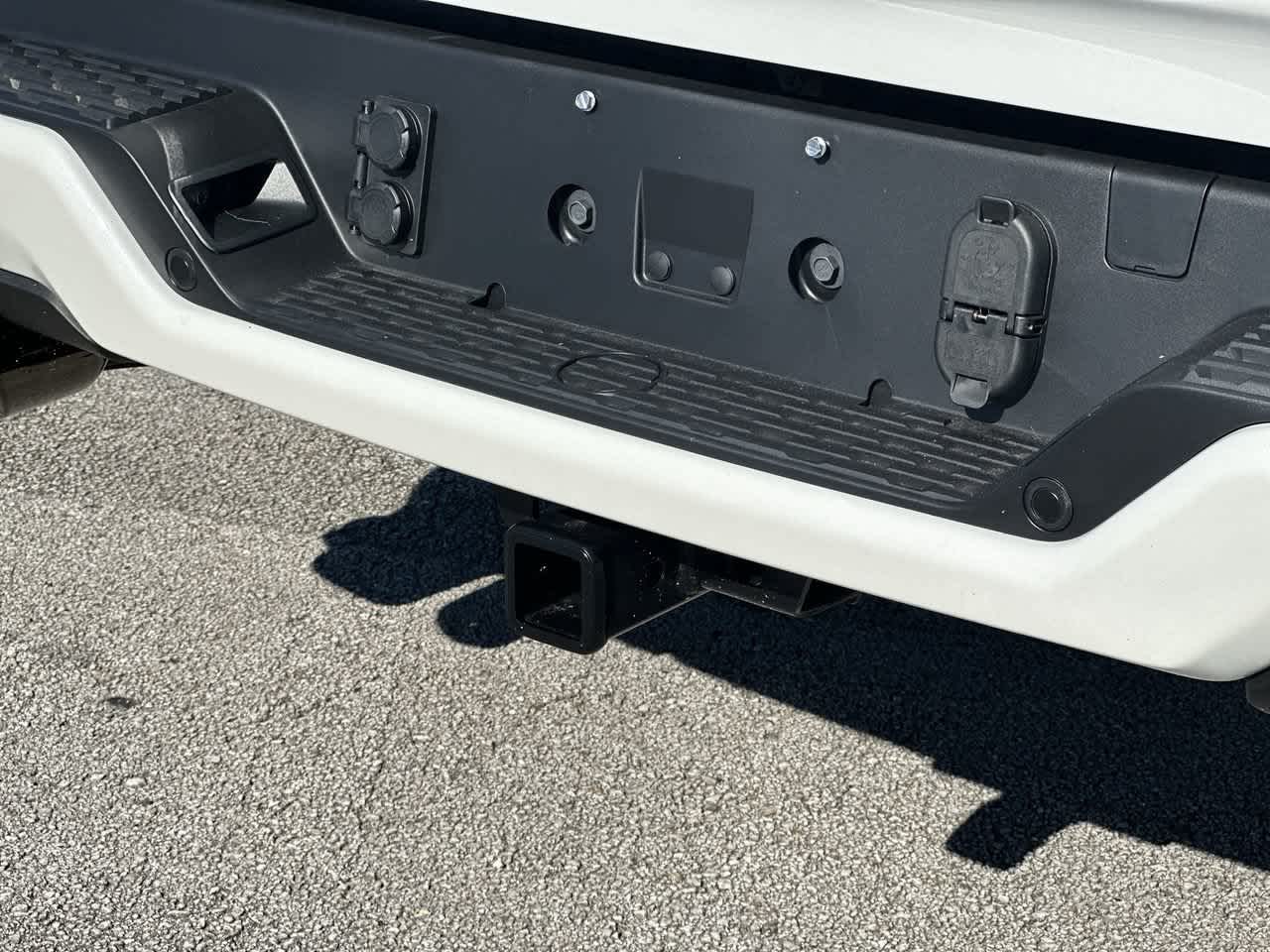 RAM 1500 de 2027, RAM 1500 LARAMIE, cabina doble, 4x4, caja de 5'7'