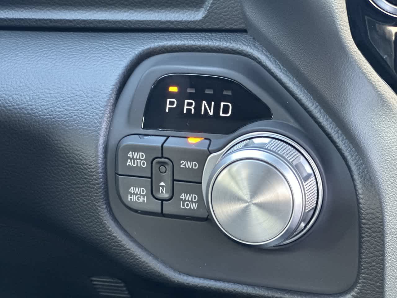 RAM 1500 de 2027, RAM 1500 LARAMIE, cabina doble, 4x4, caja de 5'7'