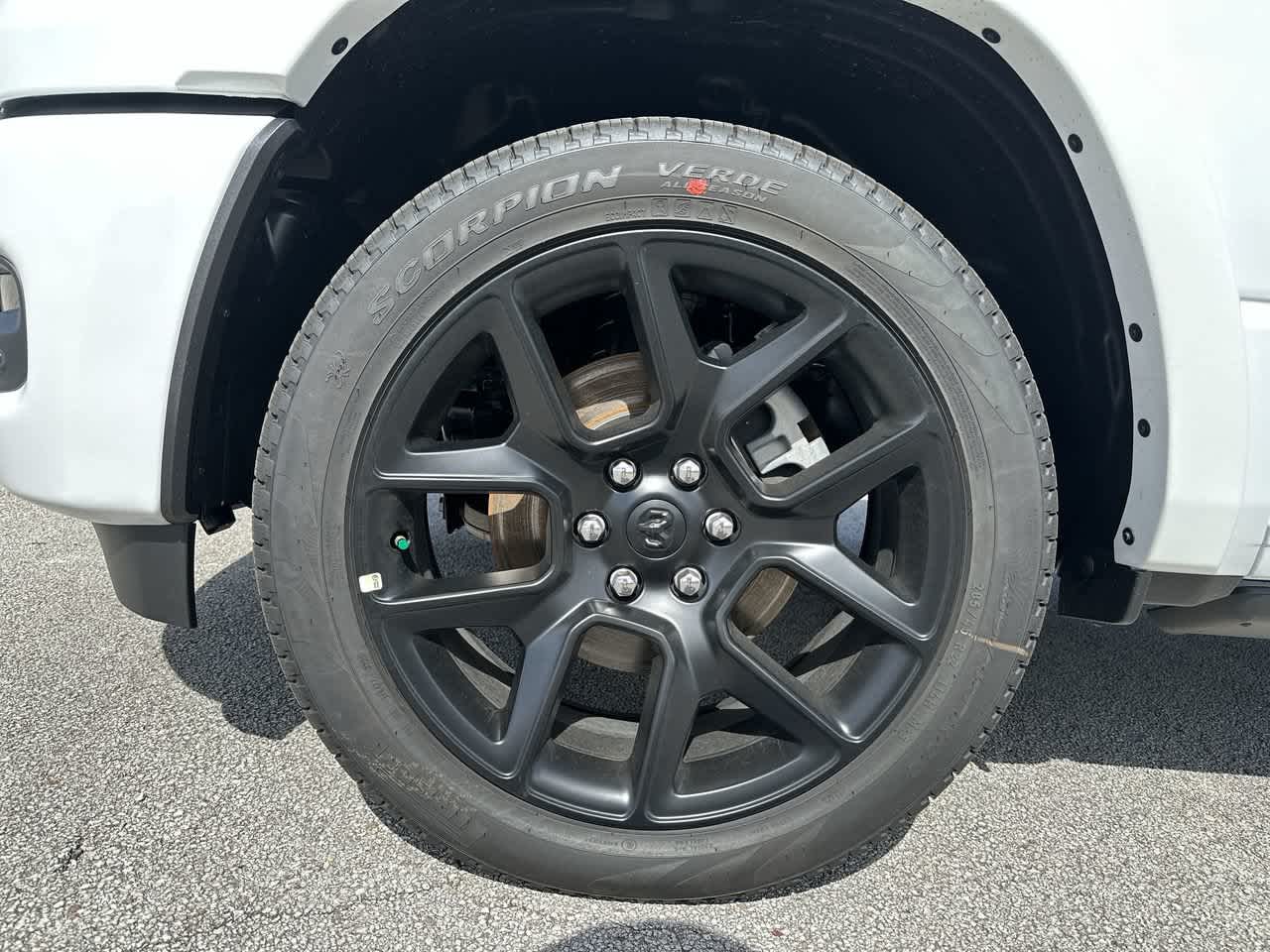 RAM 1500 de 2027, RAM 1500 LARAMIE, cabina doble, 4x4, caja de 5'7'