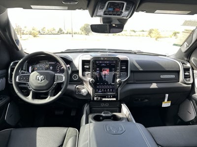 RAM 1500 de 2027, RAM 1500 LARAMIE, cabina doble, 4x4, caja de 5'7'